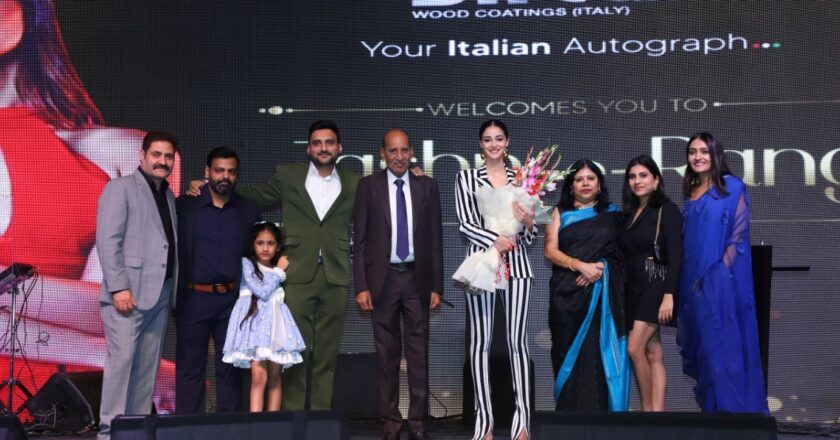 Ananya Panday along with many other B-town celebs graced Sirca India’s annual event Jashn-e-Rang