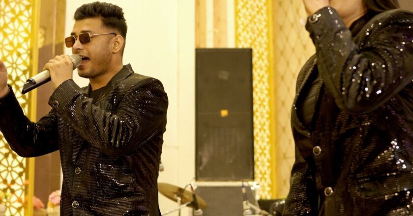 Mashupminati: Revolutionizing Live Music with DJ-Based Performances