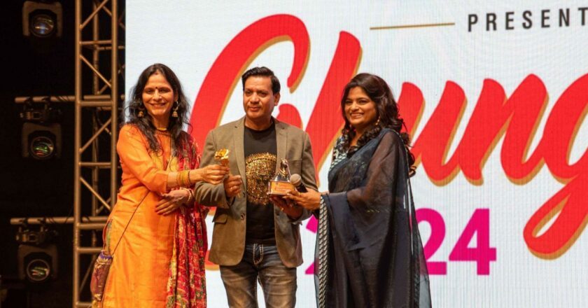 Filmmaker and social worker Sandeep Nagrale honored in Ghungroo 2024 event