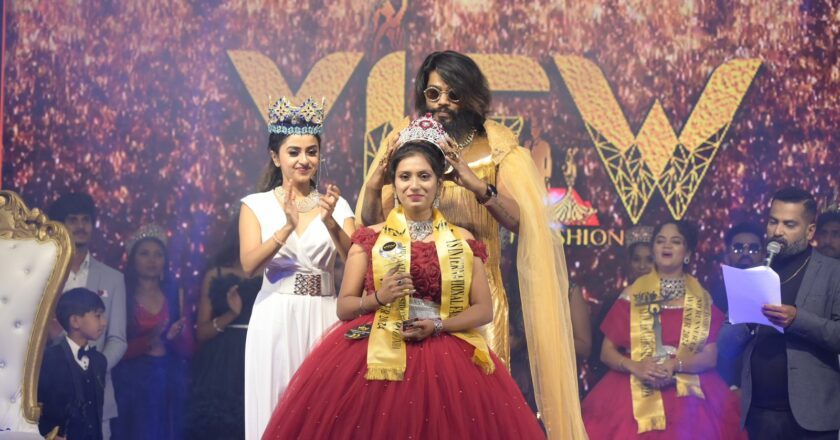 Shwetha Patil from Davangere Crowned Mrs. National Fashion Icon of India 2024 at YIFW