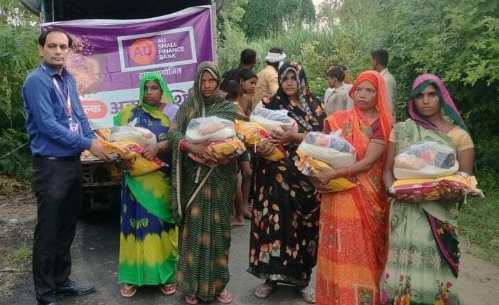 AU Small Finance Bank supports flood-affected families in Uttar Pradesh