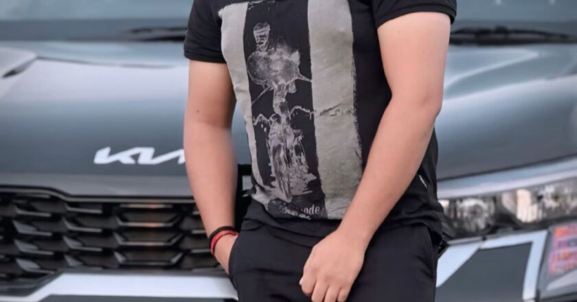 UTUBER PANDEYJI: Sumit Kumar Pandey’s Journey from a Jharkhand Village to YouTube’s Financial Educator