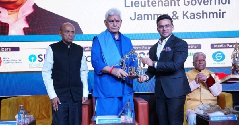 LG Manoj Sinha Addresses Young Innovators at Grand Finale Smart India Hackathon 2024 at Galgotias University”